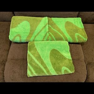 Vintage 1970s bath towels lot of 3
